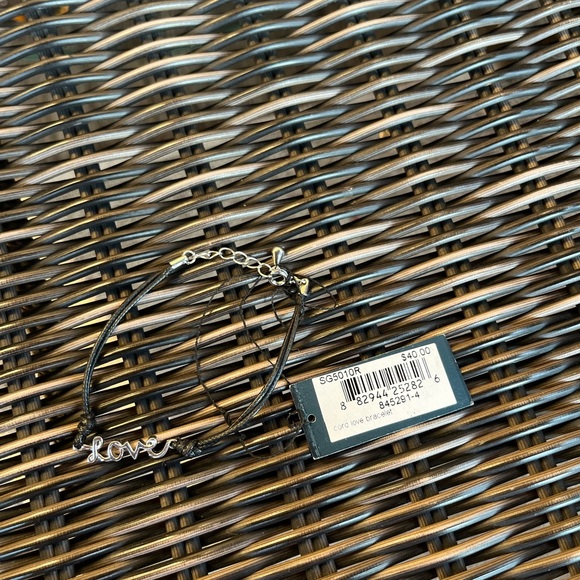 Tara Vanessa Collection ‘Love’ charm bracelet NWT - Picture 2 of 3